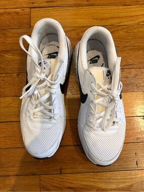 Nike White & Black Running Shoes